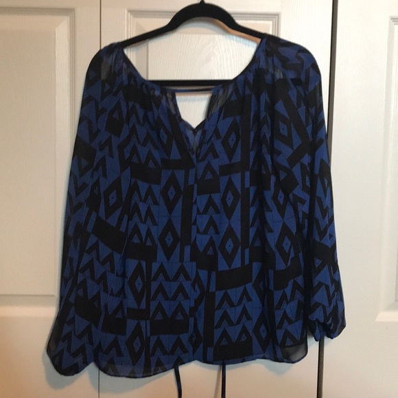 Blue/Black pattern LRG sheer top - Picture 2 of 8